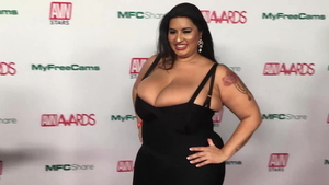 Adventures in porn land - Uma Jolie tease big ass at the party