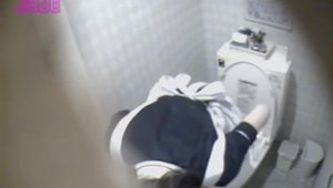 Hairy amateur pissing in toilet