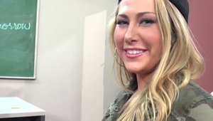 Busty MILF Carter Cruise really enjoys stroking HD