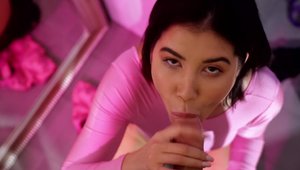 Beautiful Lady Dee has a thing for cumshot
