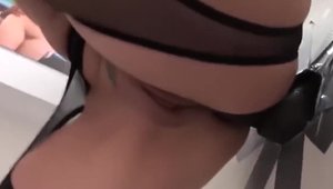 Kiki Daire gloryhole