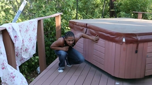 Zero Tolerance: Dee Into The Hood